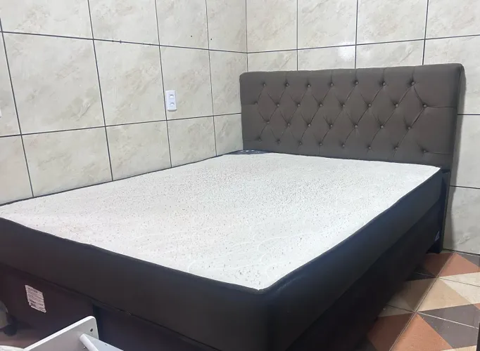 CAMA QUEEN + CABECEIRA