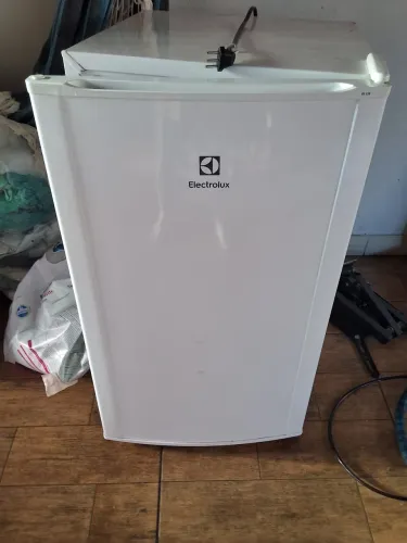 Frigobar Eletrolux RE120