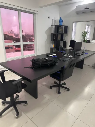 Mesa Preta 3,50m x 1,20m ? 4 Estações de Trabalho