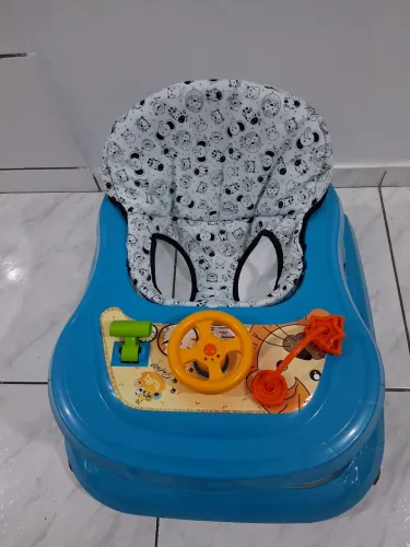 Vendo andador infantil (menino)