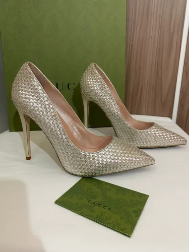Scarpin Gucci metalizado TAM 39/40