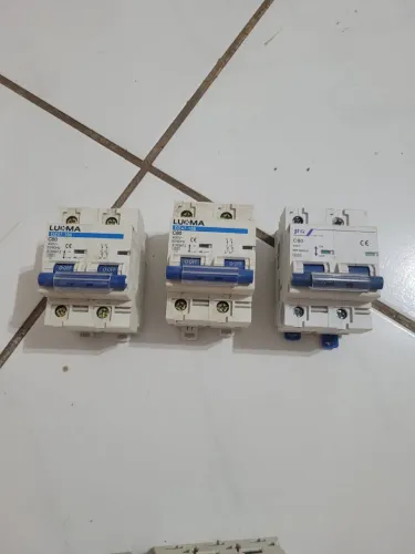 Kit elétrico (26 disjuntores + 06 fita isolantes)