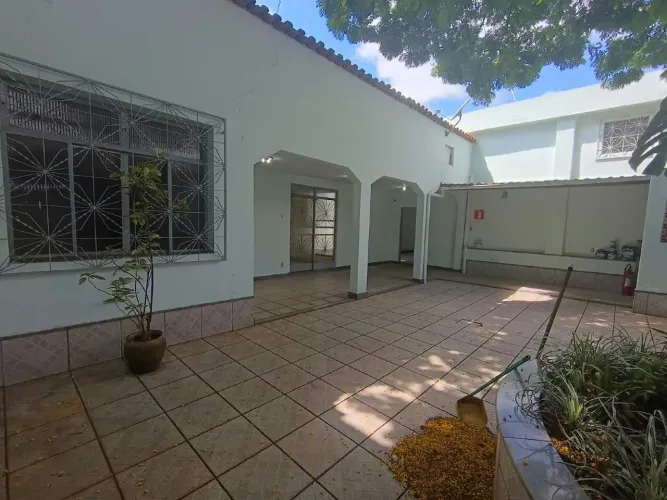Loja à venda no Barreiro, Belo Horizonte, com terreno de 720 m²