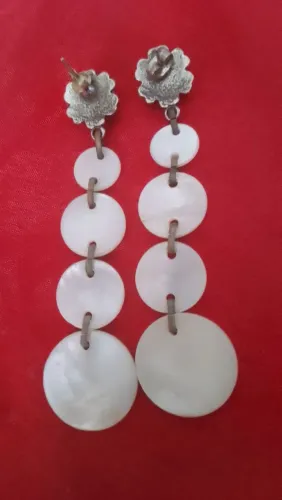 Brinco Estilo Vintage com Madrepérola 