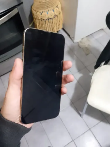iPhone 13 Pro Max 128 bateria em 76%