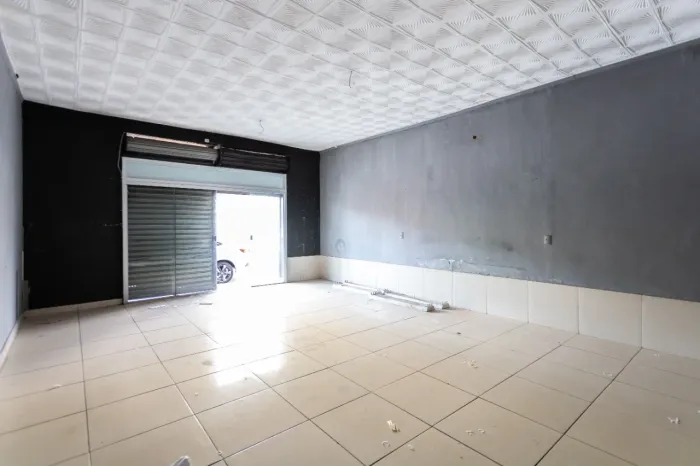 Sala Rua Senador Jaime, 60m², Setor Campinas.