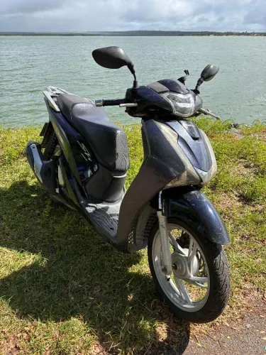 MOTO MUITO BOA PRA SAIR HOJE