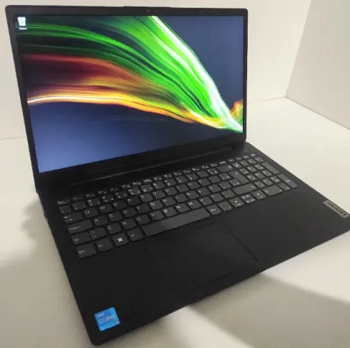 Notebook Lenovo V15 i5-1235U (10 Núcleos) (Semi Novo)