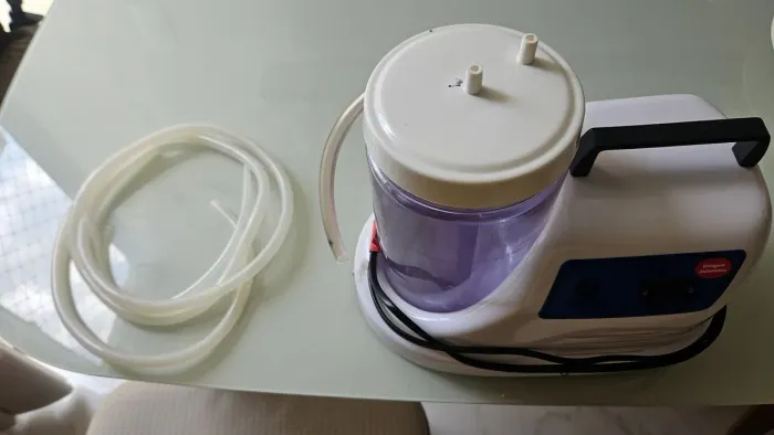 Aspirador de sangue e secreção