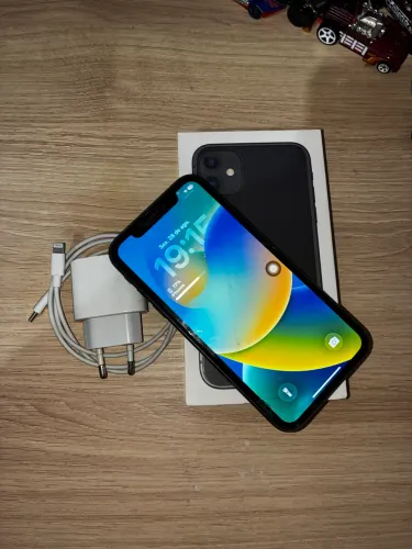 IPHONE 11