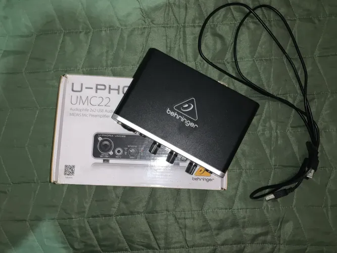 Interface de áudio behringer