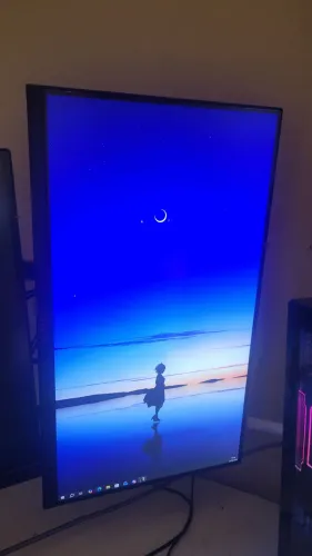 Vendo monitor 75hz 1ms de resposta da marca pichau com 1 ano de uso com caixa e manual