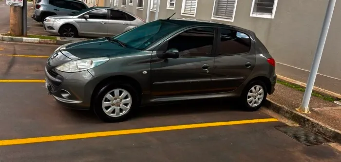 Peugeot 207 XR Sport 1.4 Flex 8V 5P 2010