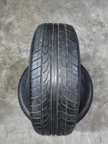 Pneu Usado Aro  15  205/60 15 Toyo Proxes 