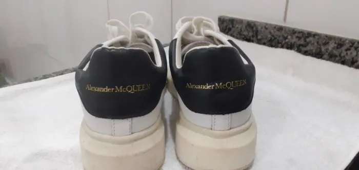 Tênis Alexander McQueen em couro masculino