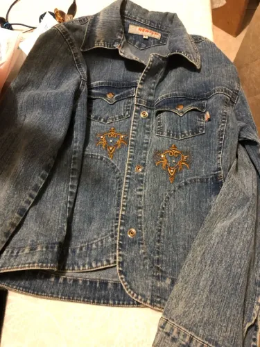 Jaqueta jeans M e preta zíper P