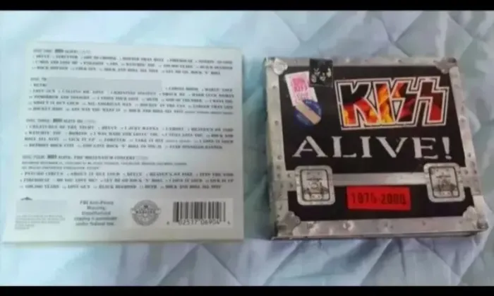 Kiss Alive Box