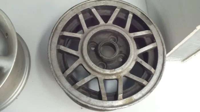 Roda aro 13 Volkswagen Passat Pointer preta com diamantado 4x100