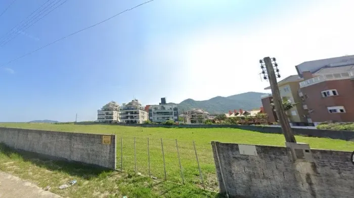 Terreno com 720m² à venda na Praia dos Açores.