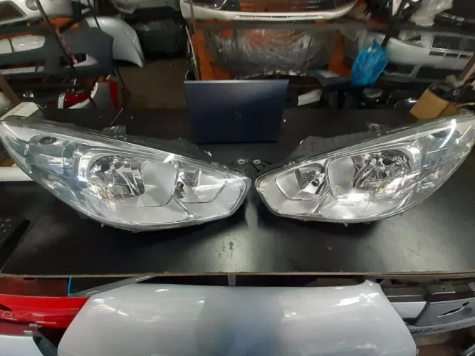 Ix35 2012 a 2017 par de farol<br><br>Par de farol