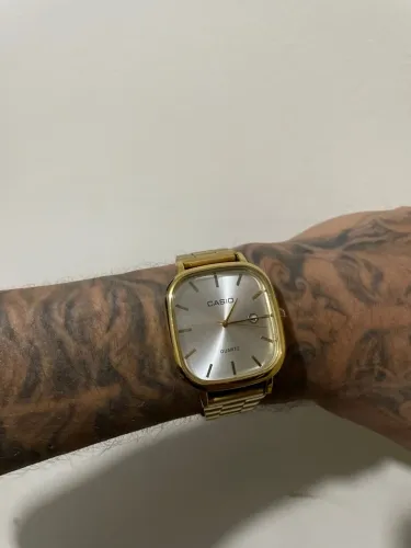 Relógio Casio Quartz Dourado