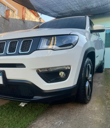 Um Simples e Robusto Jeep Compass Longitude 2.0 4X2 Flex 16V Aut. 2018