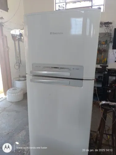 REFRIGERADOR ELECTROLUX DF 46 220VV