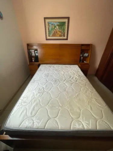 Cama de casal com cabeceira