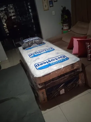 Cama solteiro box e colchão molas com pezinho+ brinde