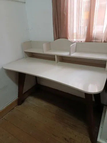 Escrivaninha/aparador