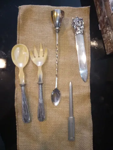 Kit de peças avulsas abridores carta e talheres antigos