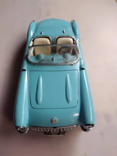 Miniatura Chevrolet Corvette 1/18