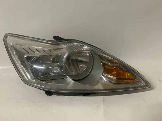 Farol Ford Focus