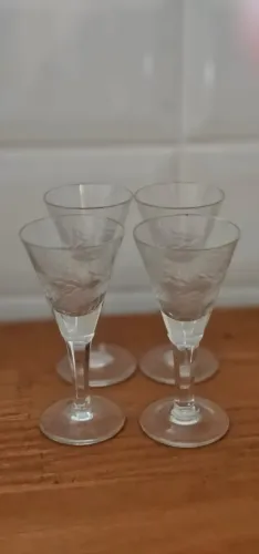 Taças pequenas cristal lapidado
