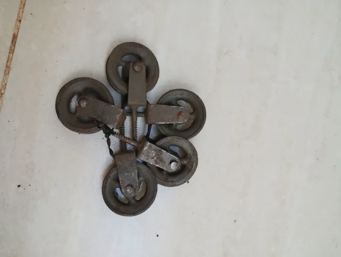 Conjunto de cinco roldanas para construção