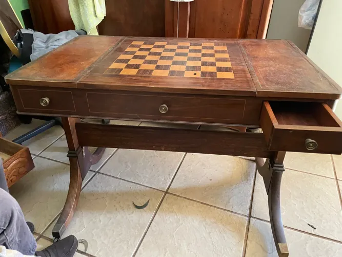 Mesa Madeira Maciça com Tabuleiro de Xadrez