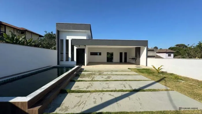 Casa em São Pedro da Aldeia, 3 quartos ( suíte, closet ) - R$ 800.000,00 - Condomínio