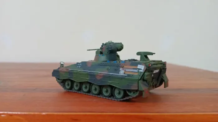 BLINDADOS DE COMBATE- VEÍCULO ALEMÃO 1/72