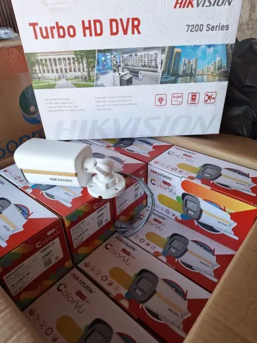 Kit de Câmeras de Segurança Hikvision ColorVu 2MP
