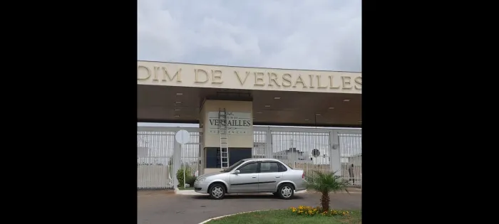 Lote/Terreno para venda tem 330 metros quadrados em Jardins Versailles - Valparaíso de Goi