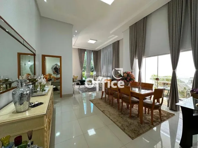 Casa com 3 Suítes à venda, 243 m² por R$ 1.750.000 - Condominio Residencial Anaville - Aná