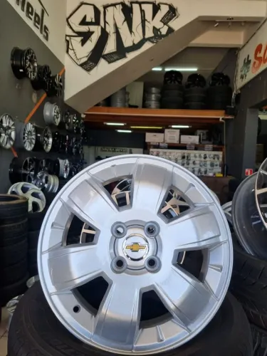 Jogo de rodas novas aro 15 4x100 Chevrolet Montana