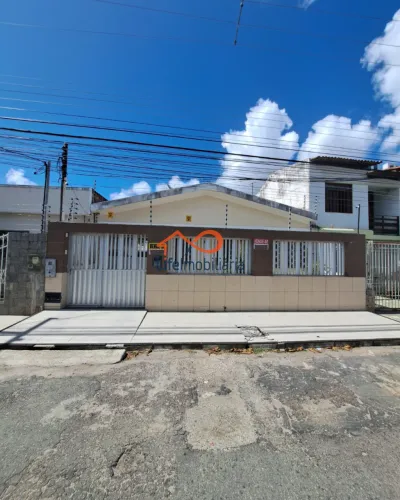 Casa a Venda com 3 Dormitórios Sendo 3 Suítes - Excelente localização no Bairro Suíssa, no