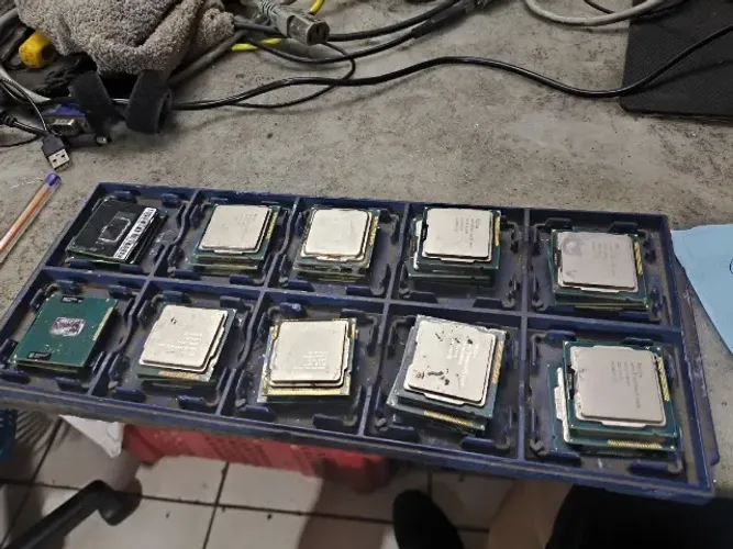 Lote de processador e memórias 