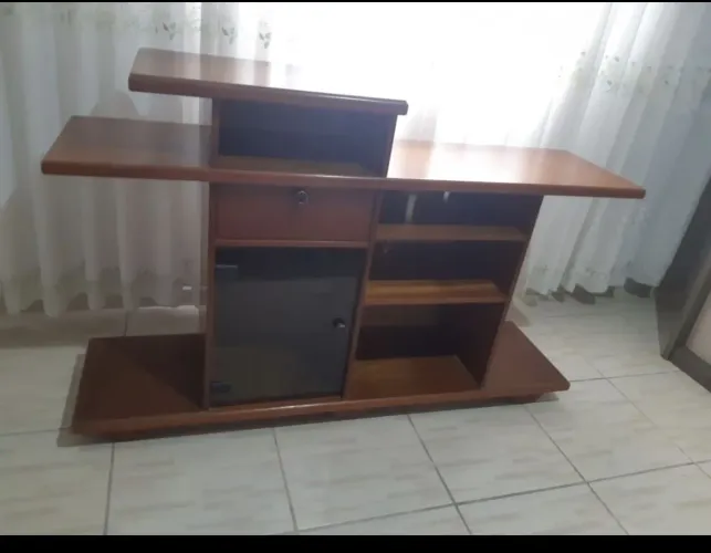 Rack de TV em Madeira