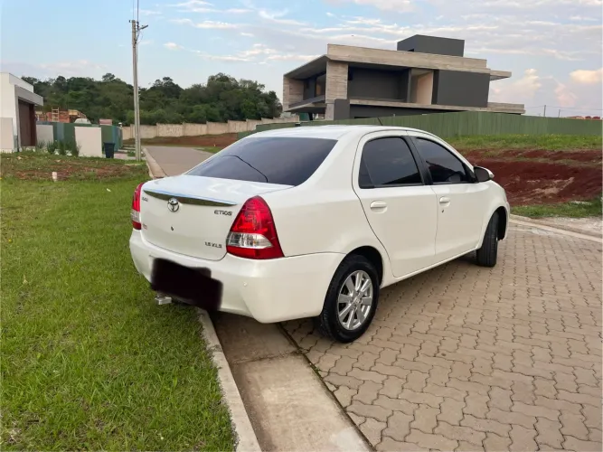 Etios Sedan Impecável 