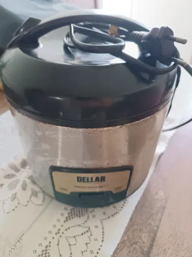 Panela de Arroz Deller 2017 - Usada