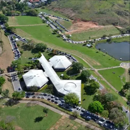Jazigo Bosque da Esperança - PERTO DO LAGO.