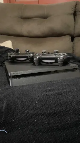 PS4 Slim
