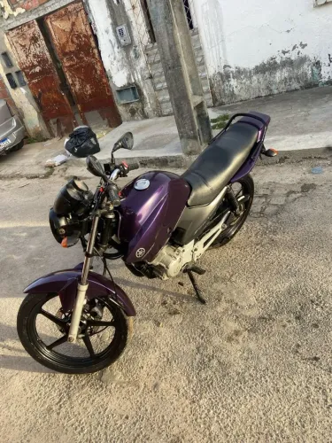 Moto disponível para aluguel 